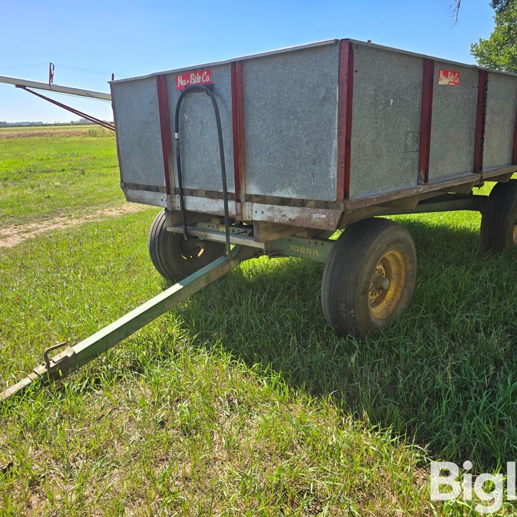 JOHN DEERE 1065A
