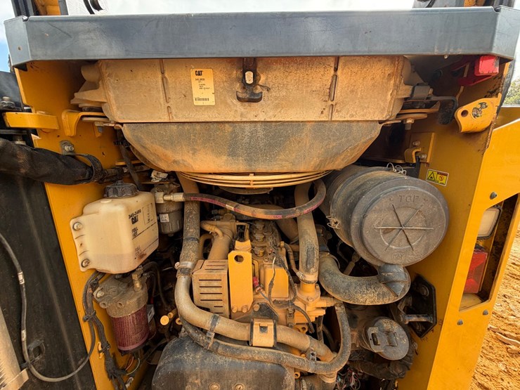 caterpillar-259d-image-40