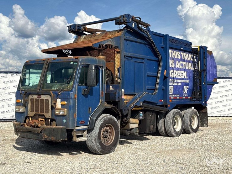 2016-perterbilt-320-ez-pack-35yd.-front-loader-garbage-truck-image-1