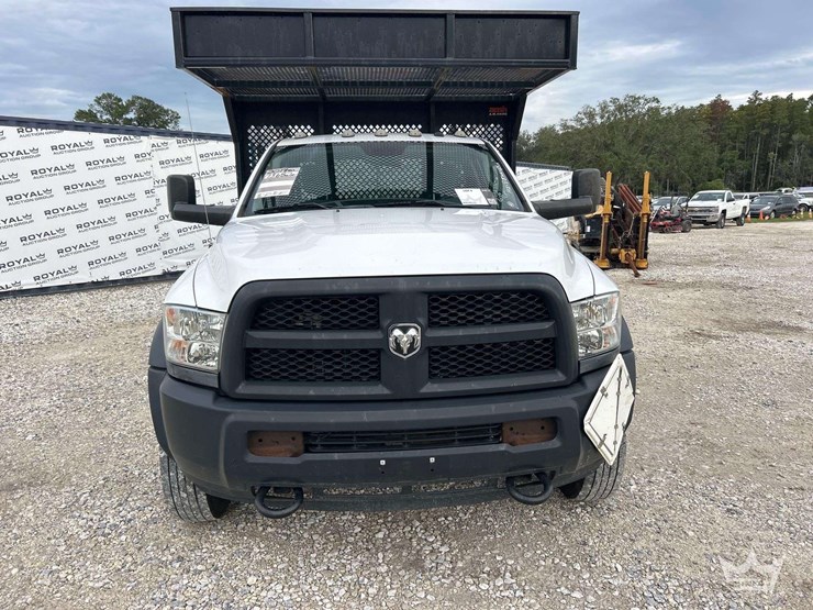 2018-ram-5500-4x4-palfinger-stake-bed-gas-cylinder-delivery-truck-image-38