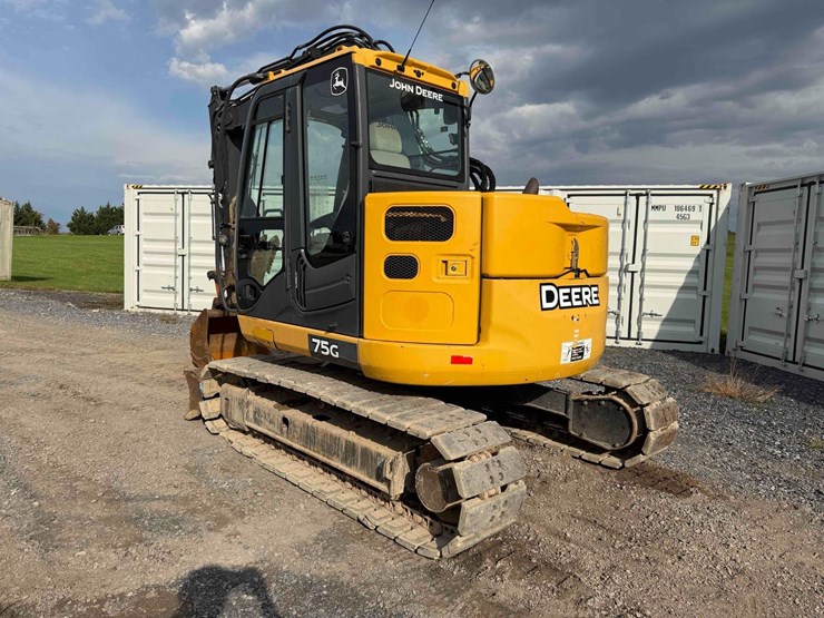 2019-deere-75g-image-3