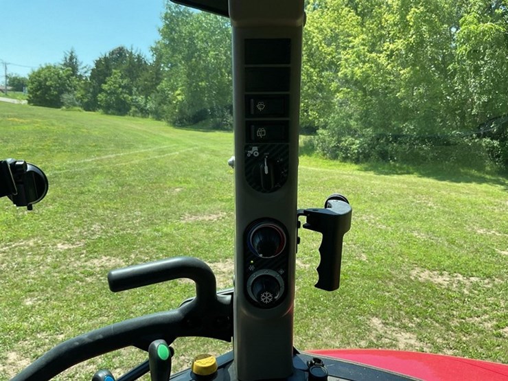 2020-case-ih-farmall-120c-image-25