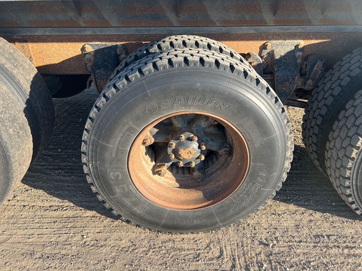 1991-ford-l9000-image-11