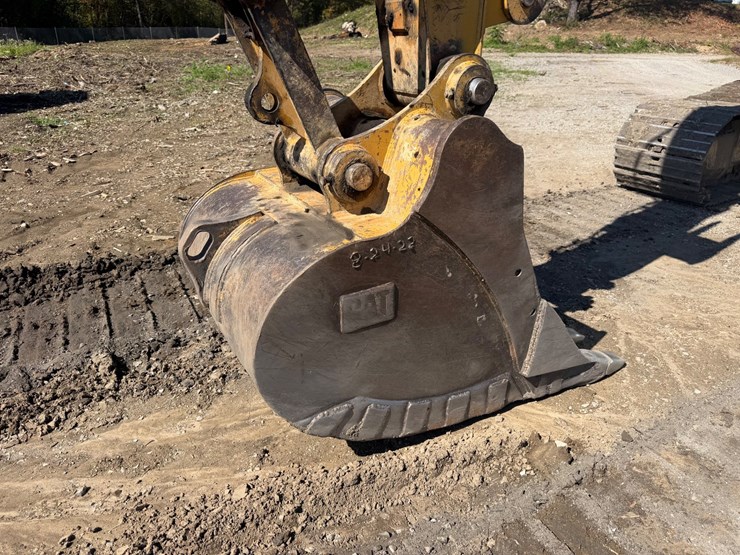 caterpillar-320e-image-19