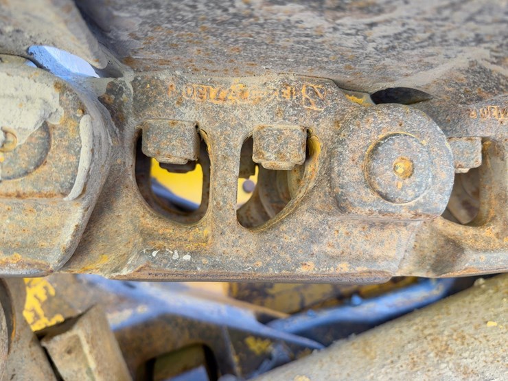2014-komatsu-d61ex-23-image-18