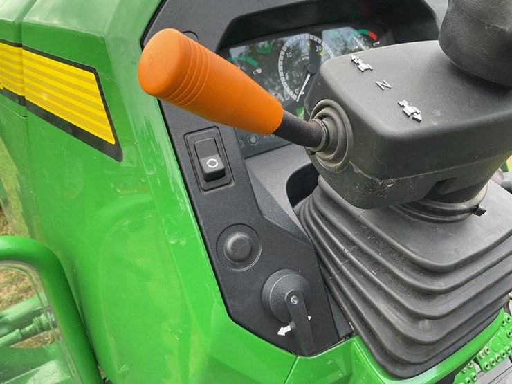 2025-john-deere-5075e-image-20