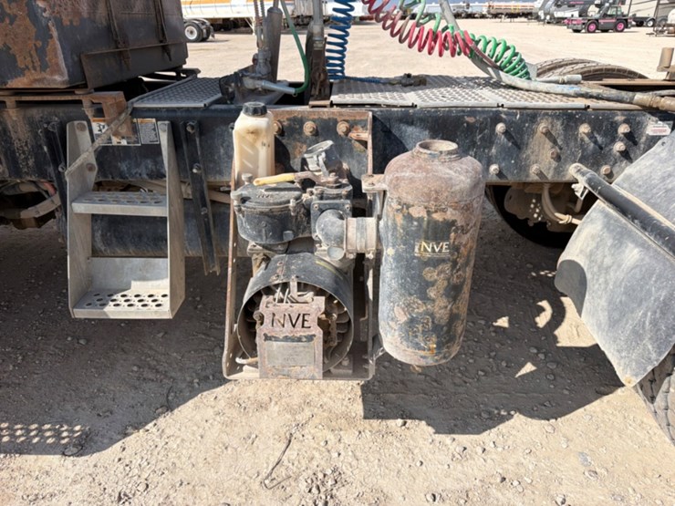 2019-kenworth-t880-image-9