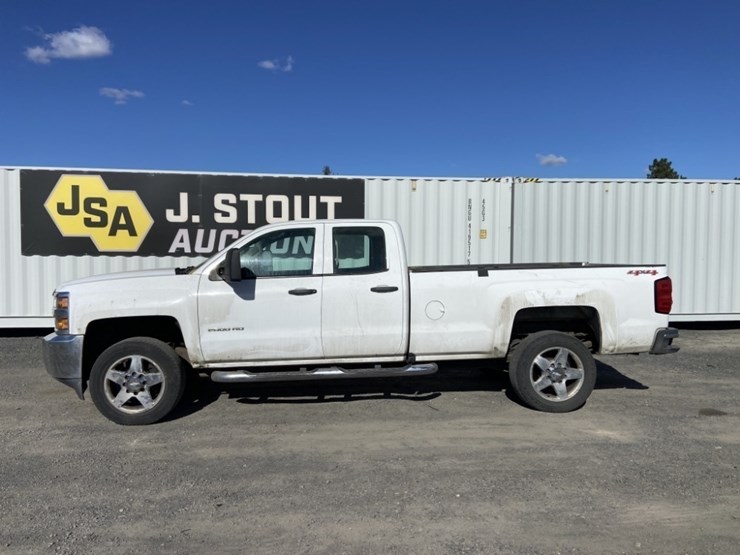 2016-chevrolet-silverado-2500-image-2