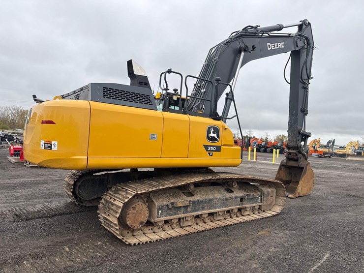 2023-john-deere-350-image-4