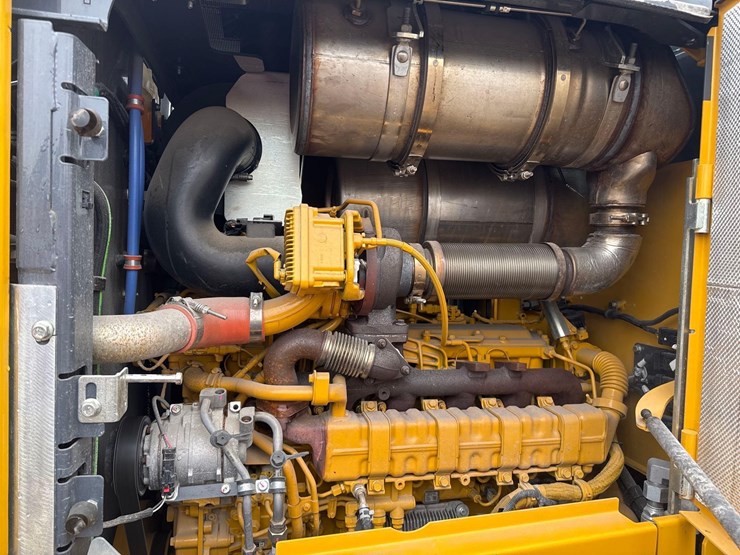 2024-john-deere-624-image-29