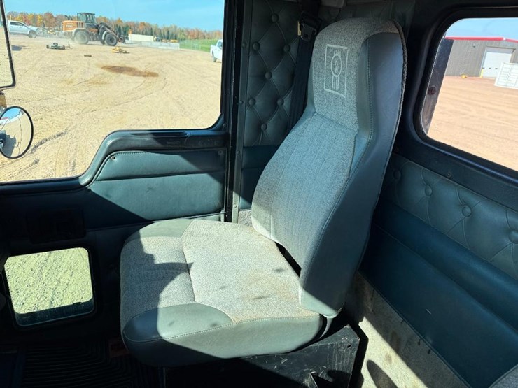 2000-kenworth-t800-image-59