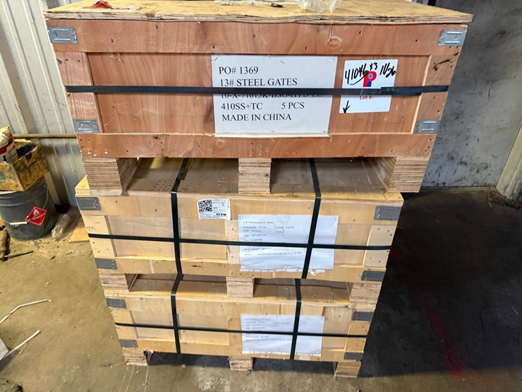 (3)-crates-w/-(10)-7-1/16”-15k-wp-410ss-gates-&-(5)-7-1/16”-15k-steel-gates-image-1
