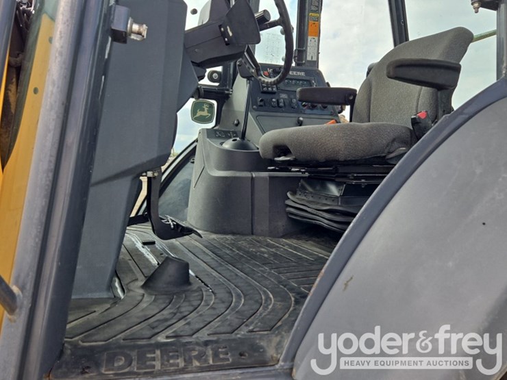 2020-deere-310sl-image-53