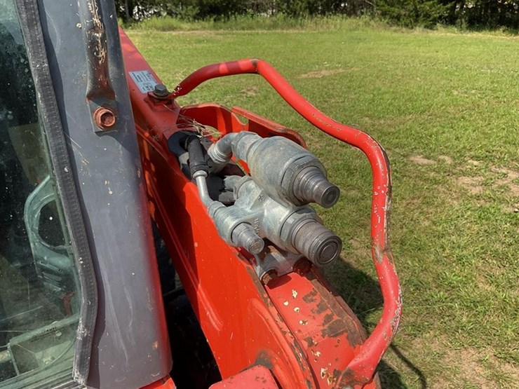 2017-kubota-ssv65-image-10