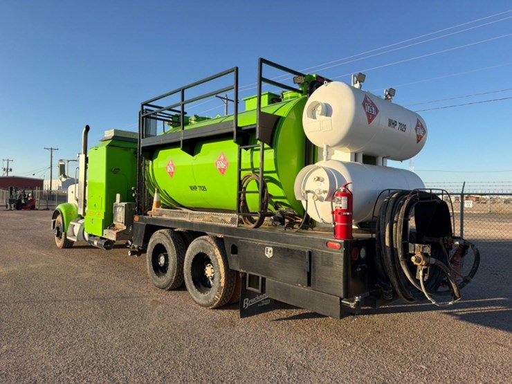 2014-peterbilt-367-image-10