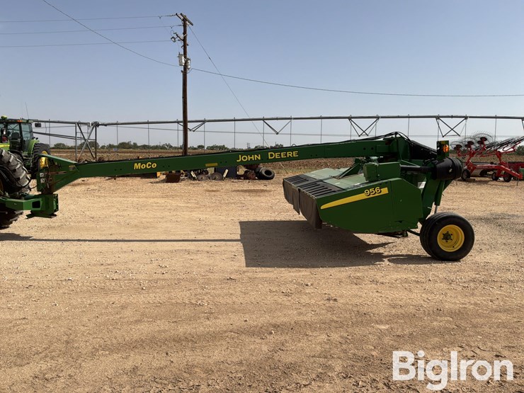 2020-john-deere-956-image-8
