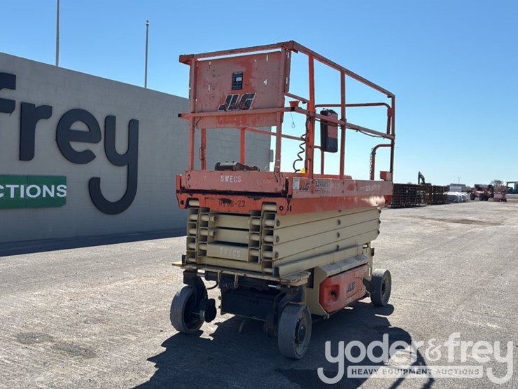 2015-jlg-3246es-image-1