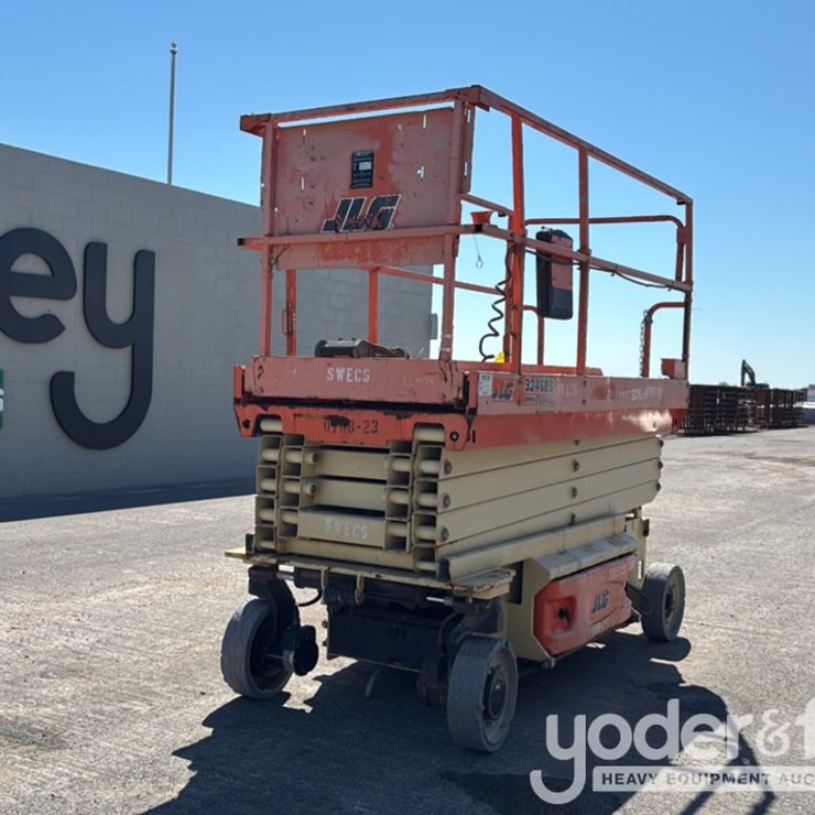 2015 JLG 3246ES