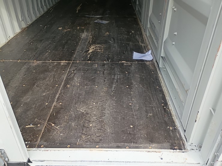 #l110-000-•-40ft-container-[damaged]-image-11