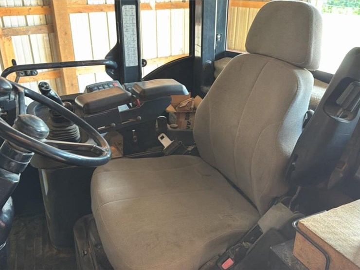 2007-deere-444j-image-35