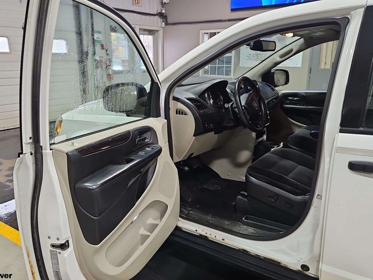 dodge-grand-caravan-image-10