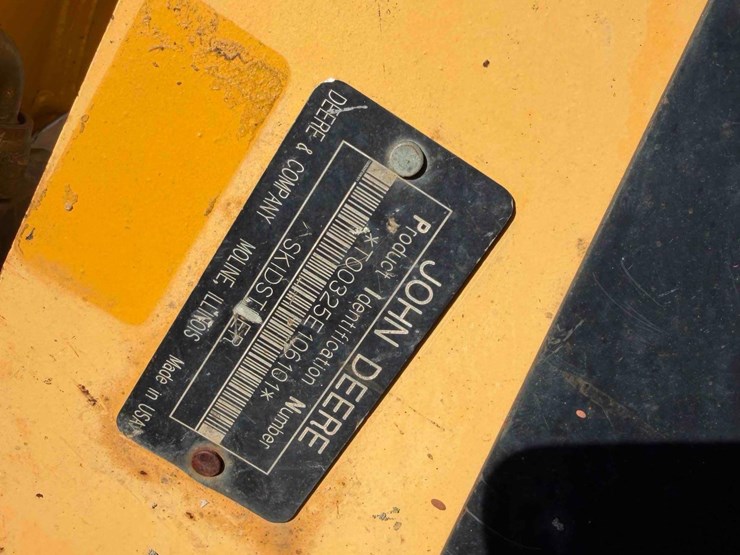 2005-john-deere-325-image-25
