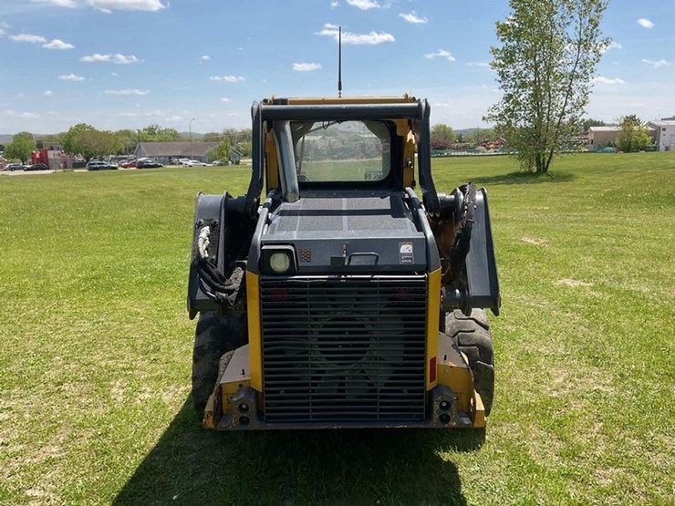2018-deere-324e-image-6