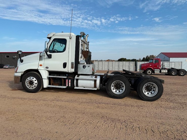 freightliner-cascadia-125-image-6