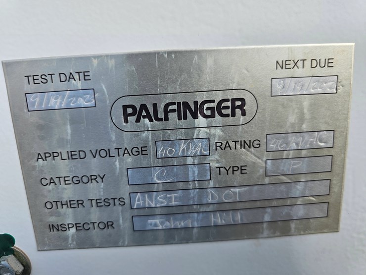 2021-ford-f550-image-13
