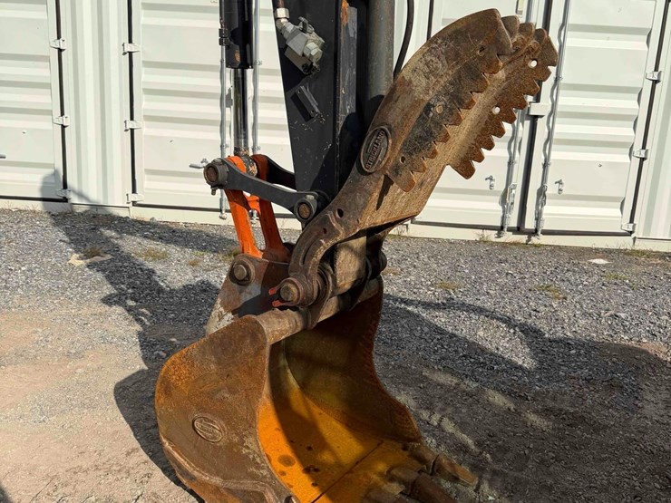 2019-deere-75g-image-10