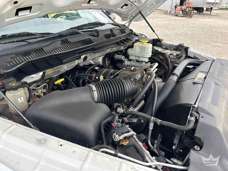 2018-ram-5500-4x4-palfinger-stake-bed-gas-cylinder-delivery-truck-image-9
