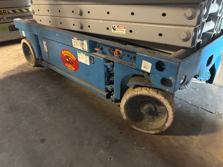 #154-•-genie-gs-2646-electric-scissor-lift-image-6