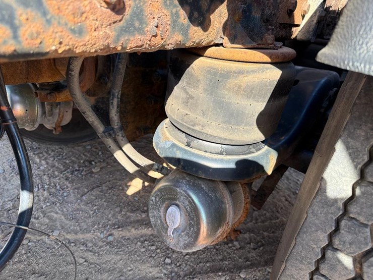 2000-kenworth-t800-image-38