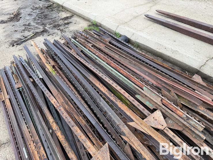 steel-t-posts-image-11