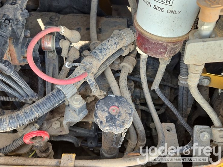 2023-komatsu-d61px-image-45