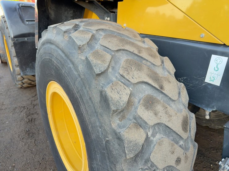 2018-komatsu-wa270-8-image-15