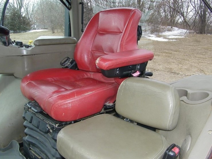 2010-case-ih-magnum-305-image-14