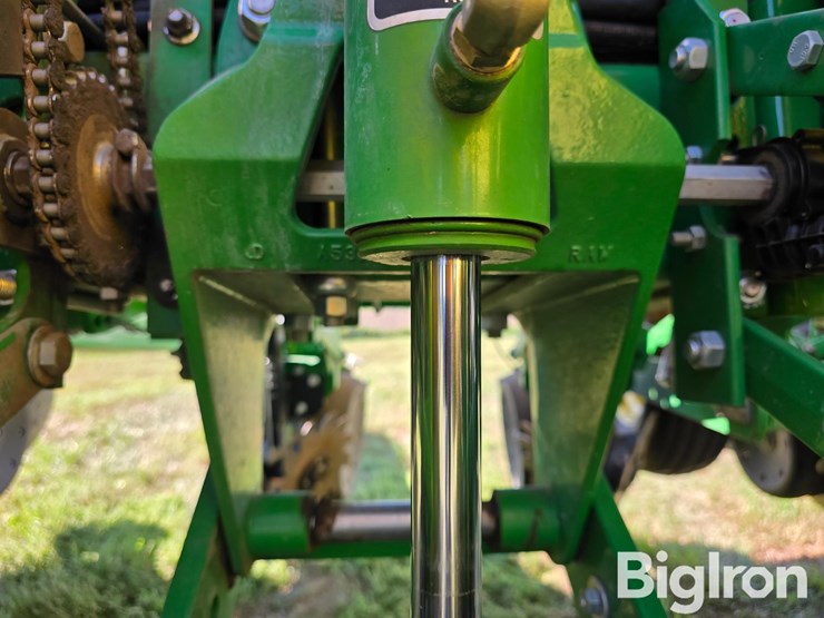 2017-john-deere-1765-image-17