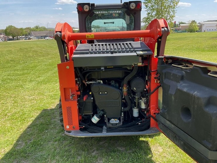 2016-kubota-ssv65-image-11