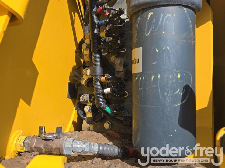 2023-komatsu-d61px-image-37