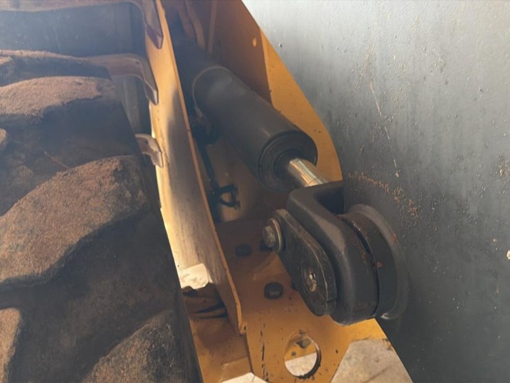 2007-deere-444j-image-28