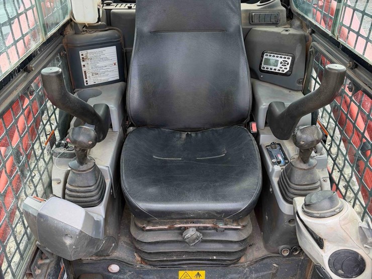 2019-kubota-svl95-2-image-17
