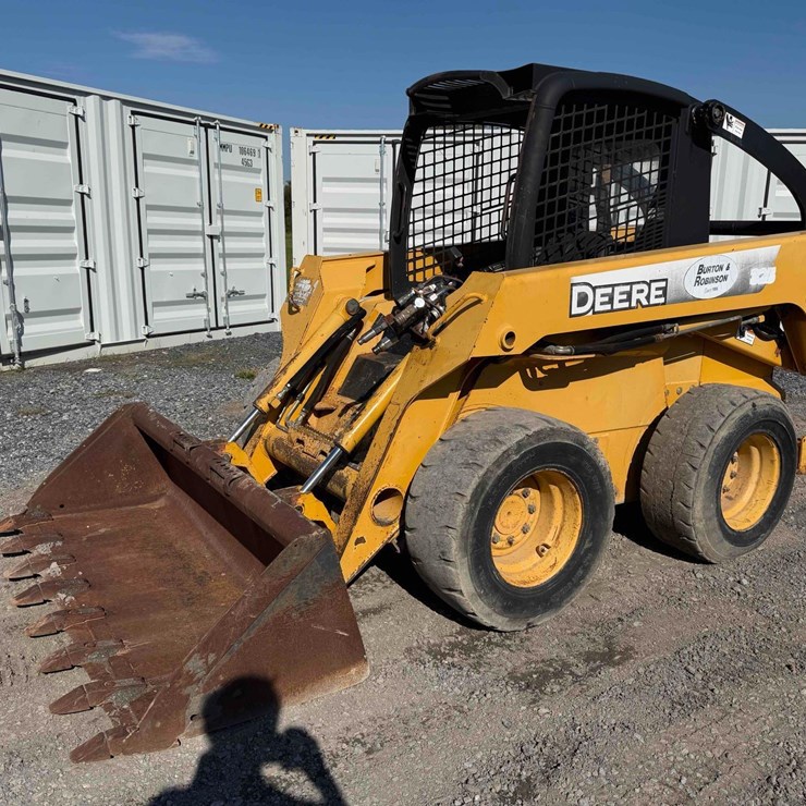 2005 JOHN DEERE 325