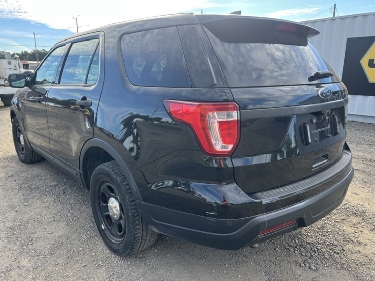 2018-ford-explorer-image-9