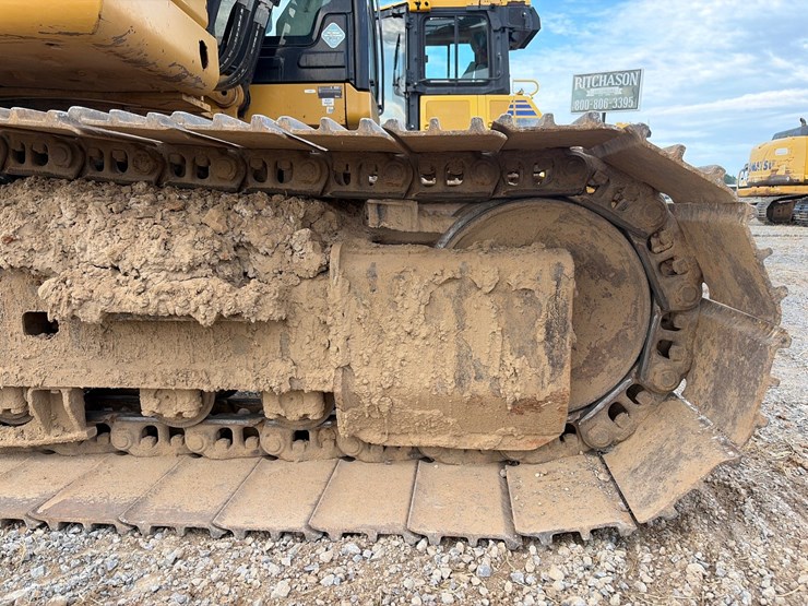 caterpillar-320-image-19