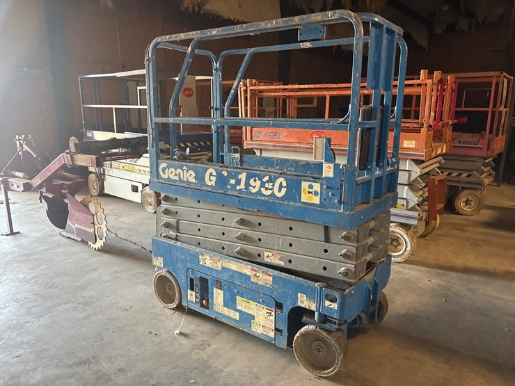#155-•-genie-gs-1930-self-propelled-electric-scissor-lift-image-3