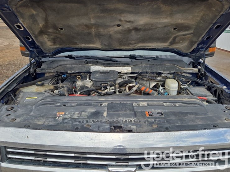 2015-chevrolet-silverado-2500-image-16