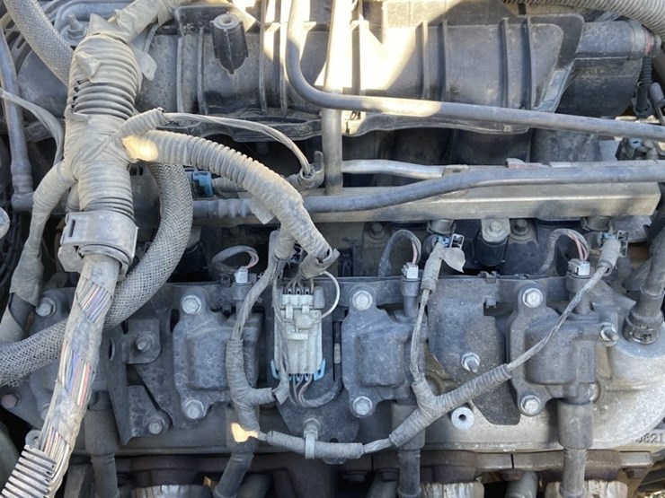 2013-isuzu-npr-image-49