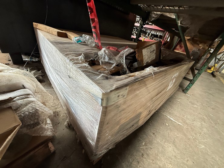 crate-w/-(500+)-unused-mostly-1-5/8”-x-8”l-studs-&-nuts-image-4