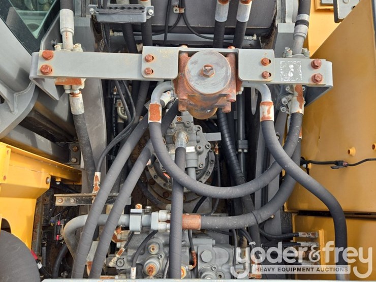 2016-volvo-ec350el-image-49